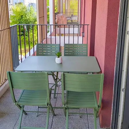 Metz, Lumineux, Terrasse Cosy Et Parking Prive Inclus * Μετς