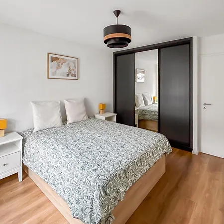 Metz, Lumineux, Terrasse Cosy Et Parking Prive Inclus *