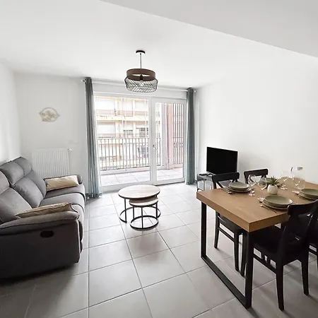 Metz, Lumineux, Terrasse Cosy Et Parking Prive Inclus