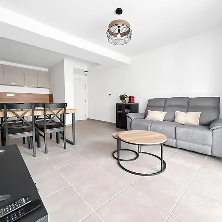 Metz, Lumineux, Terrasse Cosy Et Parking Prive Inclus * Μετς